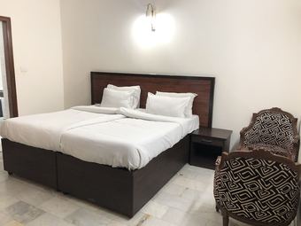 Hotel Golden Huts Resorts