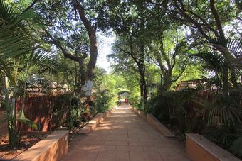 Gujarat Bhavan Hotel