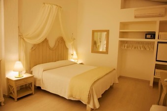 Cento Ulivi Hotel - Bed And Breakfast
