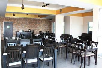 Adhunik Hotel Neemrana