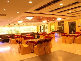 Hotel Karan Holiday Inn