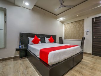 Hotel Oyo 14859 Akshara Grand