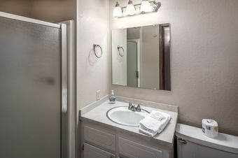 Bluebird View - Two Bedroom Cabin