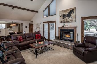 Angulo - Three Bedroom Cabin