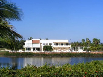 Apartamentos La Peninsula