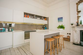 1 Bedroom Apartment In Belsize Park