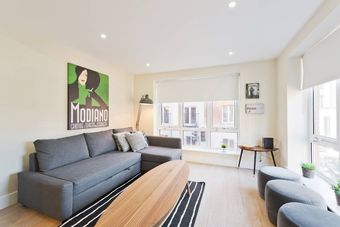Central Dublin 2 Bedroom Apartment