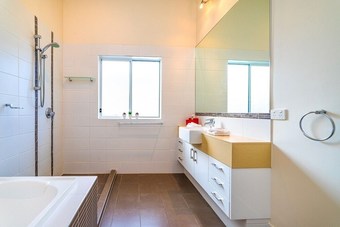 Bayhill Manor In Sanctuary Cove