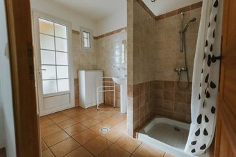 Villa With 3 Bedrooms In Saint-pierre-de-vassols, With Private Pool, Enclosed Garden And Wifi