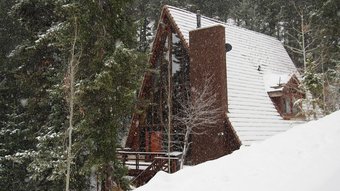 White Pines 4-bd Cabin In The Woods -- Easy Access In Summit Park