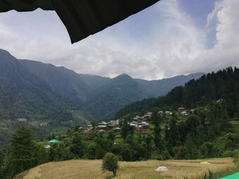 Hotel Divine Land