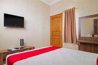 Hotel Reddoorz Syariah Near Mercu Buana University