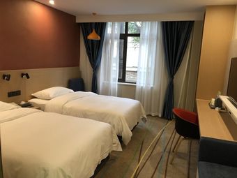 Ibis Styles Chengdu American Center Hotel