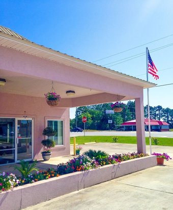Motel Garden Inn & Suites
