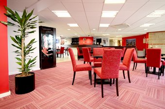 Hotel Ramada By Wyndham London Stansted Airport