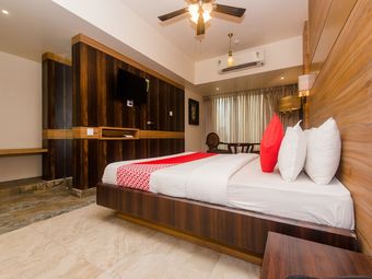 Oyo 14699 Hotel Nakshatra Regency