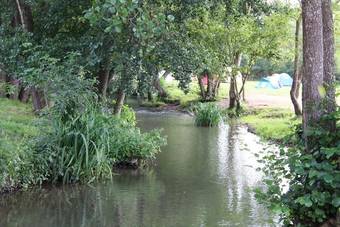 Bed & Breakfast Le Moulin Des Forges - Chambres D'h�tes Et Roulottes