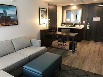 Hotel Embassy Suites By Hilton Plainfield Indianapolis Airport