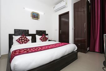 Hotel Oyo 14386 Orange Inn