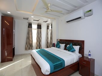 Hotel Oyo 14384 Luxury Residency