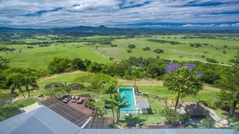 Eqeleni Byron Hinterland Retreat