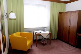 Hotel Gassbachtal & Nibelungen Caf�