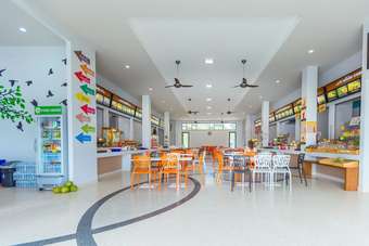 Hotel 777 Food & Bed