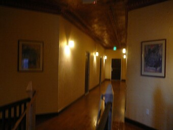 Posada Holly Inn Suites