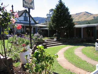 Hotel Oaks Lifestyle Farm & Holiday Resort