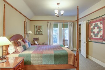 Bellaire Bed & Breakfast