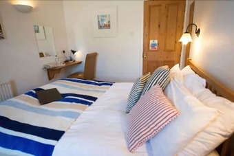 The White Cliffs Hotel