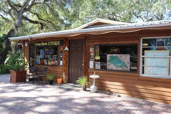 Cabana Guy Harvey Camp Mack Lodge & Rv Resort