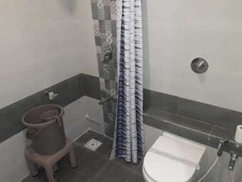 V By Vinnca Hotel Shiva