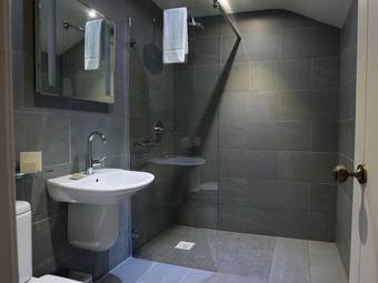 Hotel Checkers Pantry With Rooms