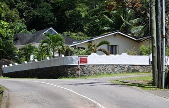 Apartamentos Studio In Mahe, With Wonderful Sea View, Furnished Terrace And Wifi - 20 Km From The Beach