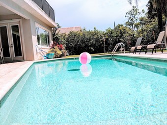 Palm River Estate - Five Bedroom Home