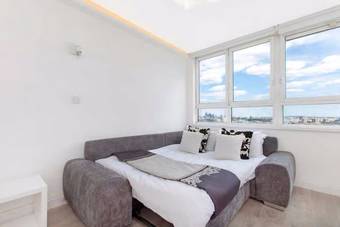 Central 2 Bedroom Apartment With Amazing Views
