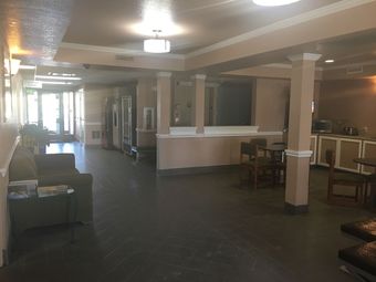 Hotel Traveler's Inn