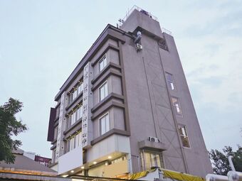 Hotel Oyo 23524 Shades Of Royal