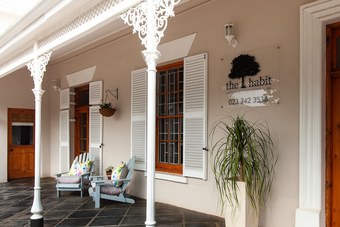 Hotel The Habit Guest House