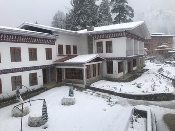 Hotel Golden Roots Resorts & Spa