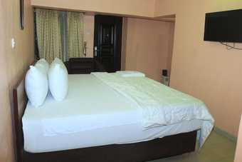 Hotel Keves Inn And Suites