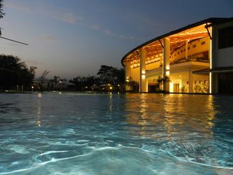 Hotel Gulmohar Greens - Golf & Country Club