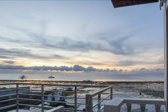 Kellocks Seaview Apartelle