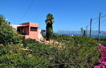 Valenti Holiday House