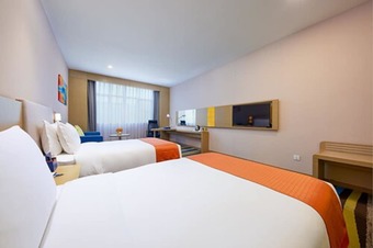 Vyluk Baiyun International Airport Hotel (previous Holiday Inn Express)