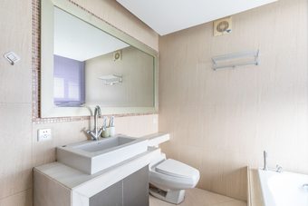 Locals Boutique Apartment  Huafa  No.8