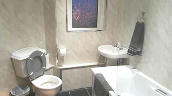 Apartamentos Dragon - Queen Vic House 2 Bedroom Home