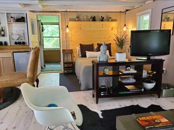 Bed & Breakfast Paradise Pine Getaway Cabins