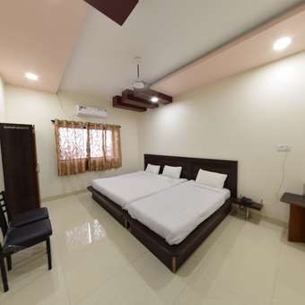 Hotel Radhika Inn